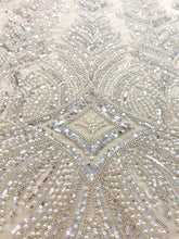 Dantela Couture Argintie cu Model Geometric, cu Perle, Margele si Paiete